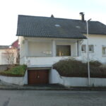 1200 m² Grundstück mit Wohnhaus, Garage und Schuppen in 77948 Friesenheim