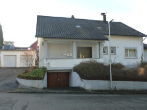 Mehr über den Artikel erfahren 1200 m² Grundstück mit Wohnhaus, Garage und Schuppen in 77948 Friesenheim