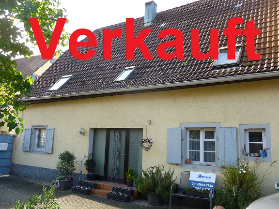 Du betrachtest gerade Ländliches Anwesen mit Hof, Scheune und Garten 79361 Jechtingen a. K.